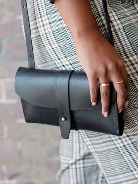 Urban Southern Black Leather Crossbody Wallet Bag